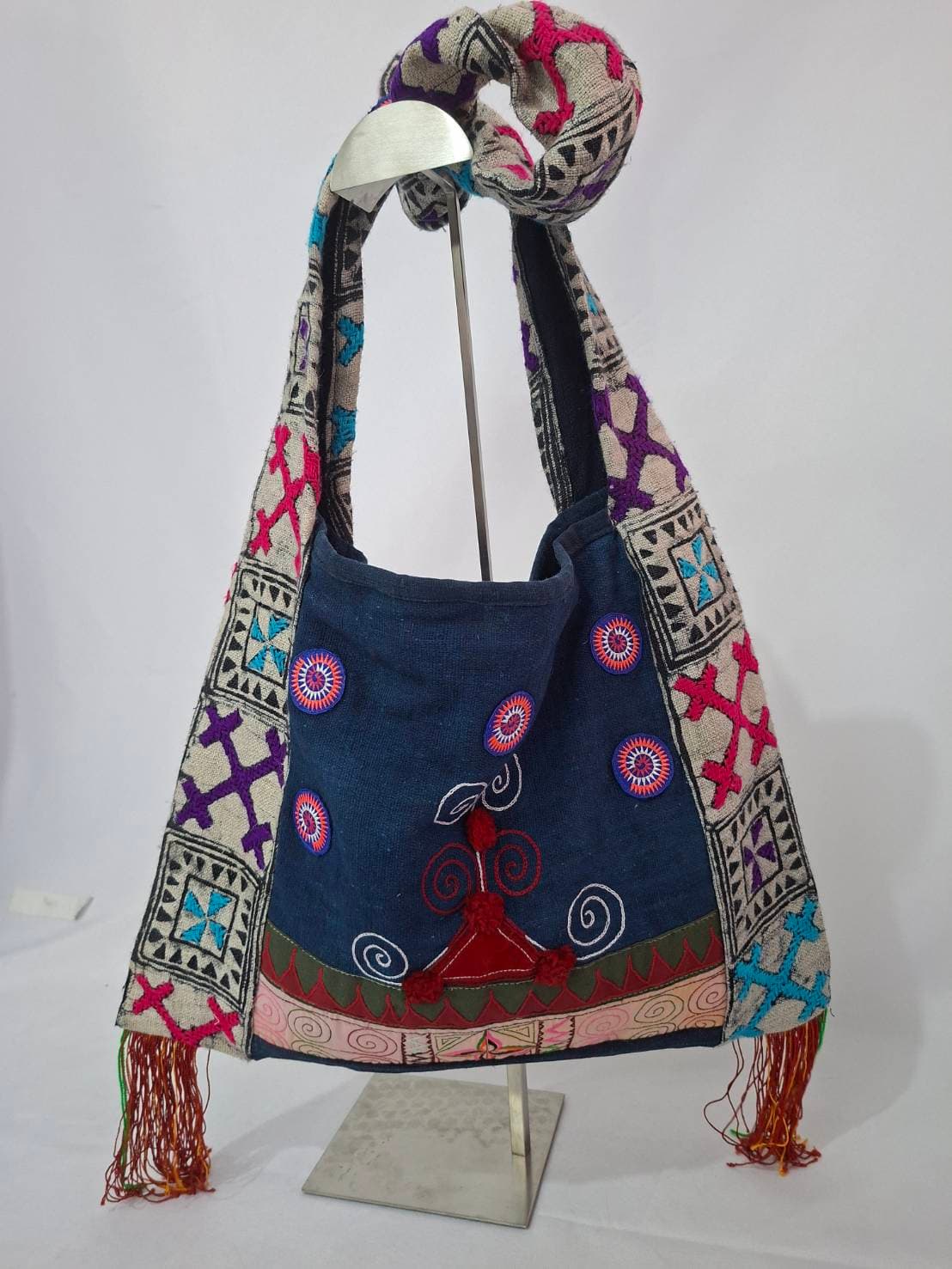 SHOULDER HILL TRIBE BAG