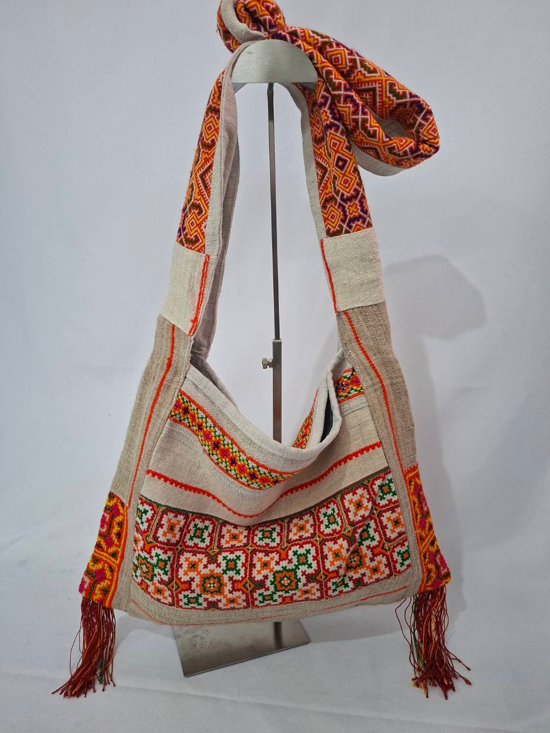 SHOULDER HILL TRIBE BAG