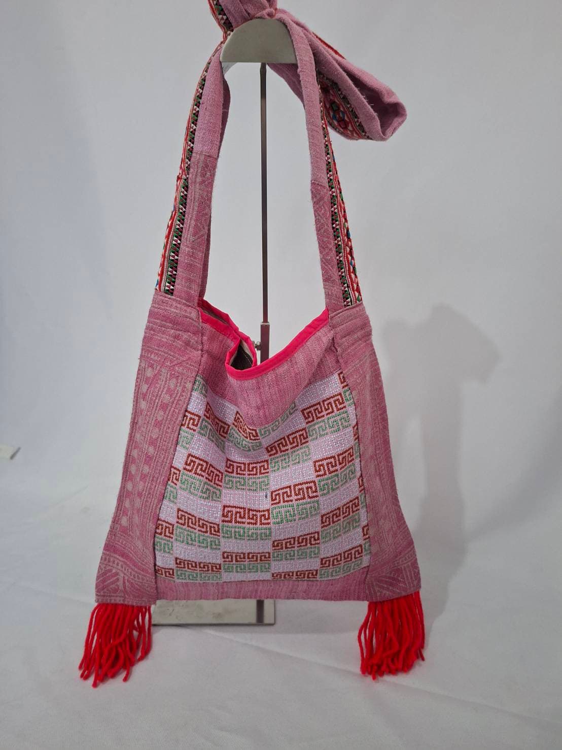 SHOULDER HILL TRIBE BAG