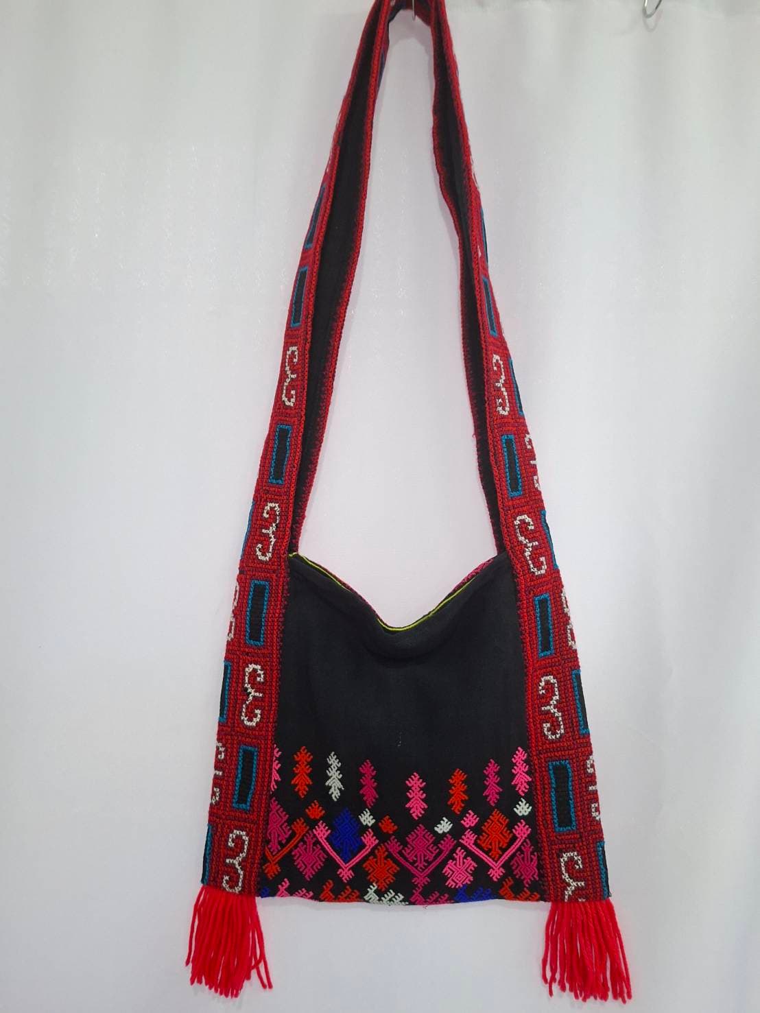 SHOULDER HILL TRIBE BAG