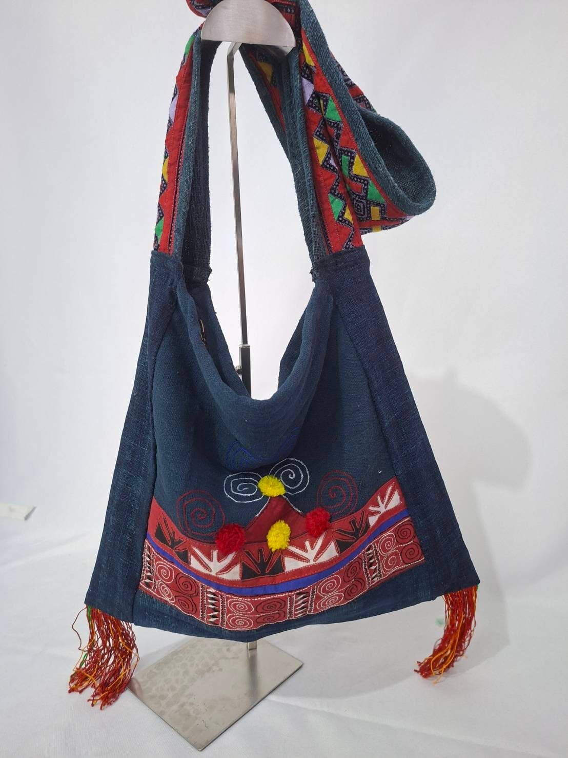 SHOULDER HILL TRIBE BAG