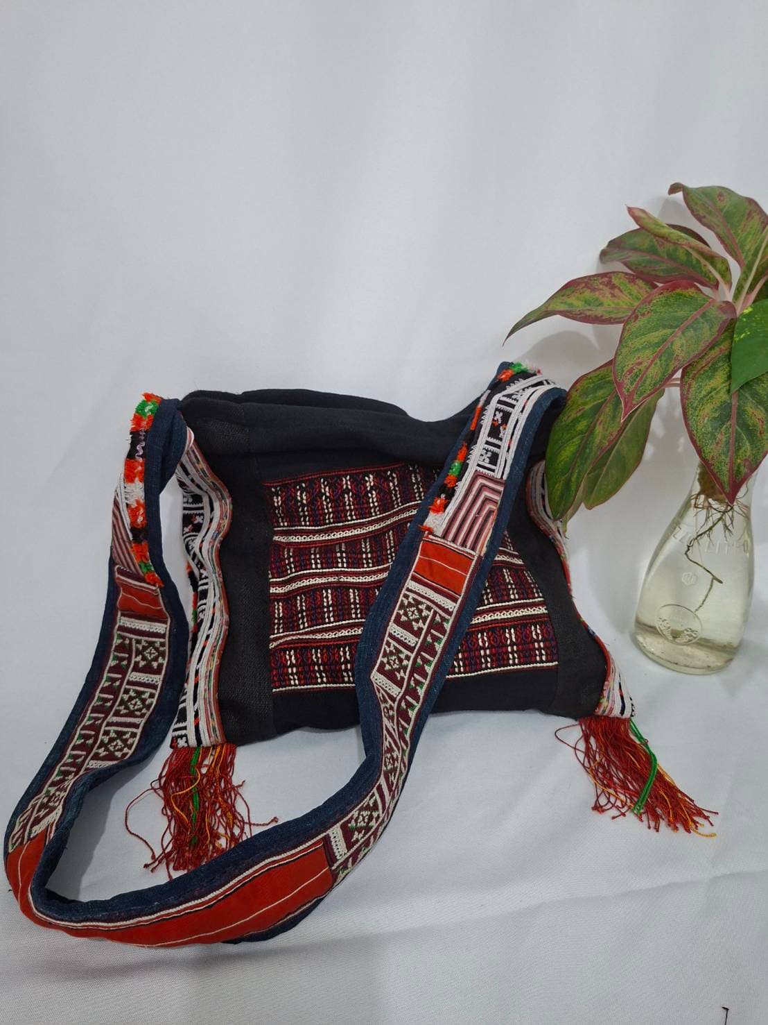 SHOULDER HILL TRIBE BAG