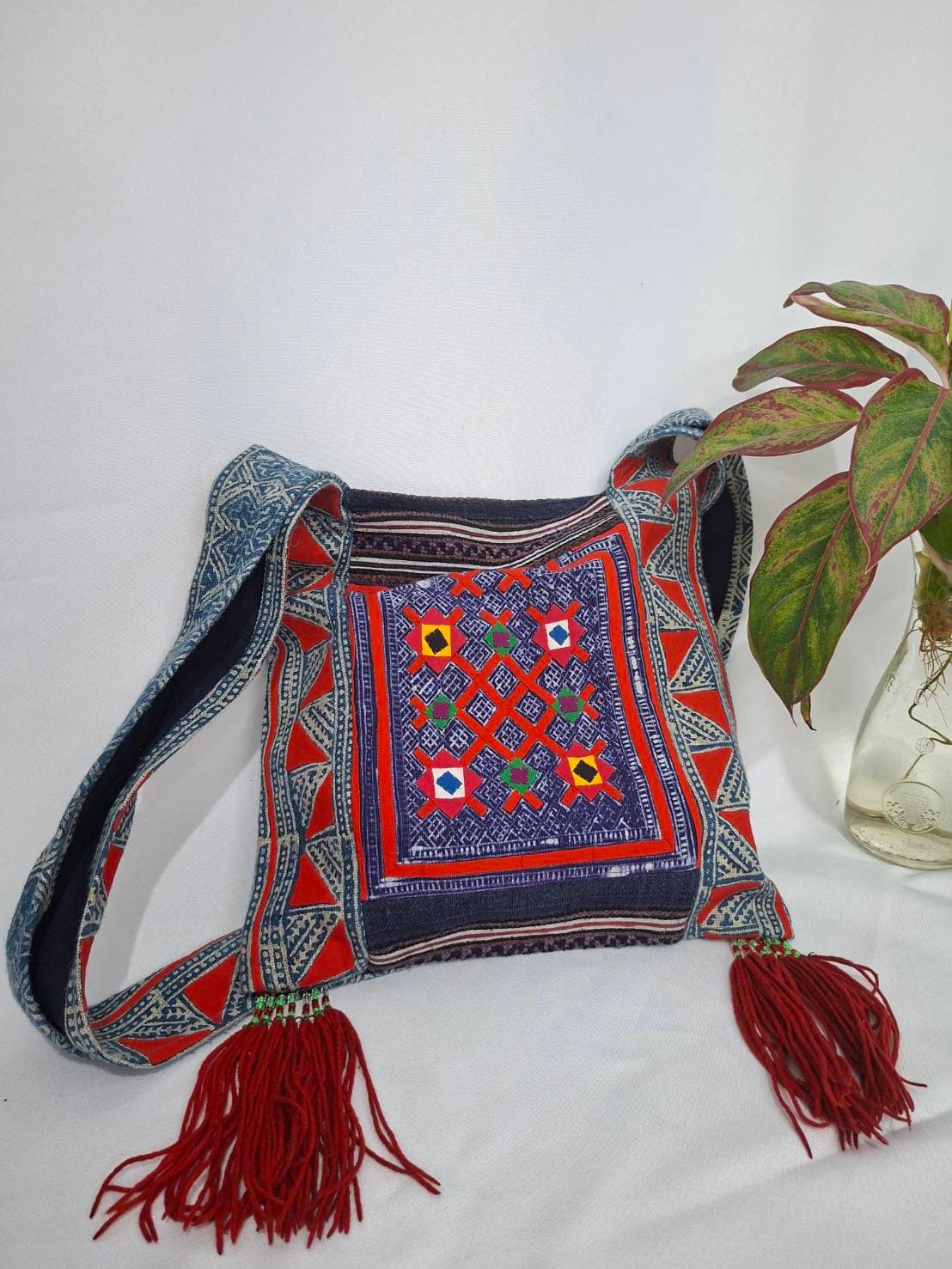 SHOULDER HILL TRIBE BAG
