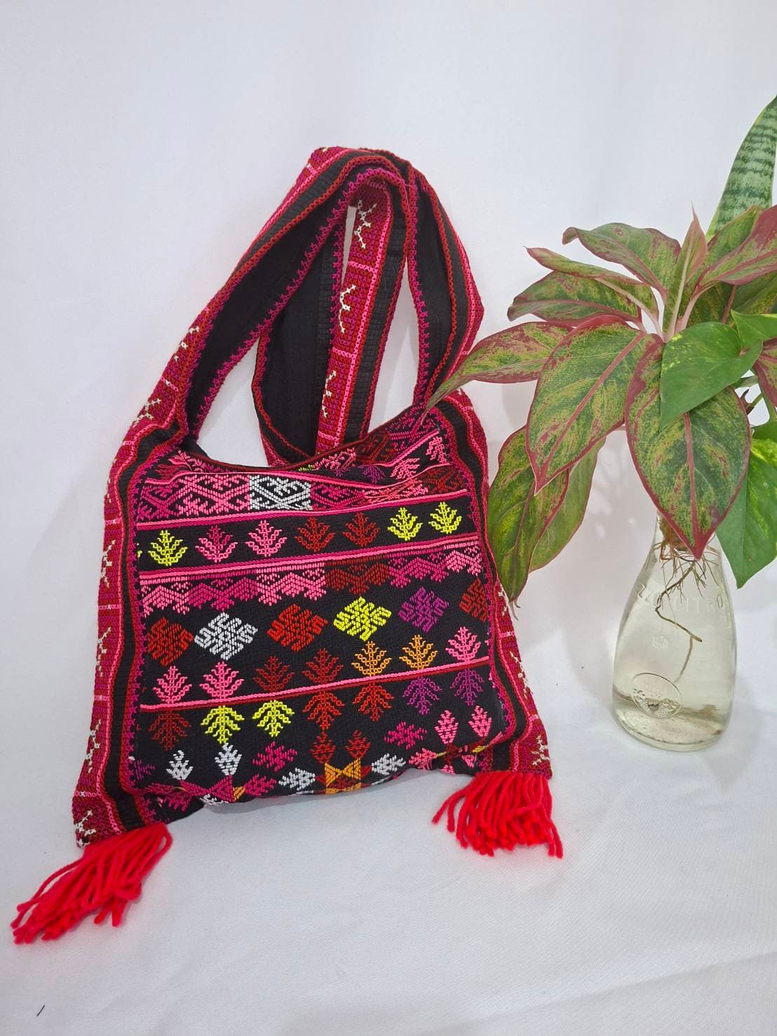 SHOULDER HILL TRIBE BAG