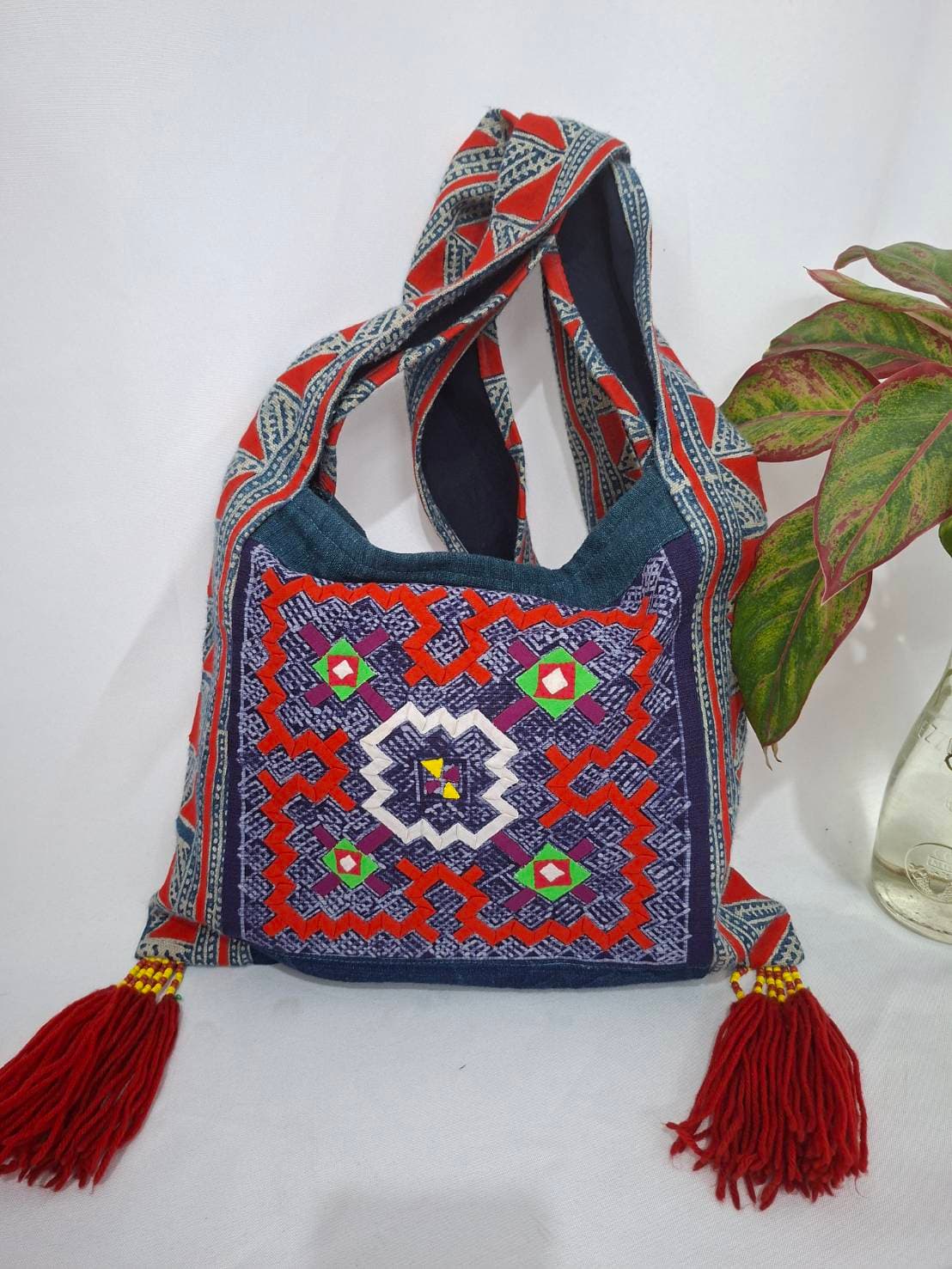 SHOULDER HILL TRIBE BAG