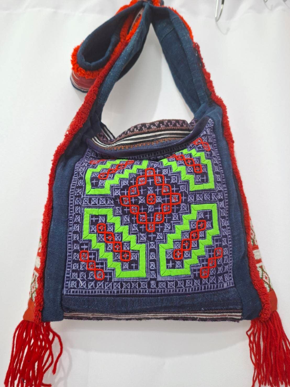 SHOULDER HILL TRIBE BAG