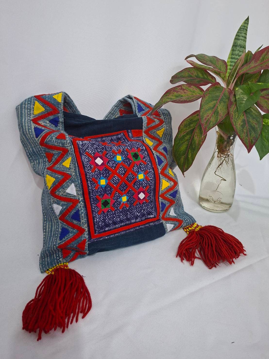 SHOULDER HILL TRIBE BAG